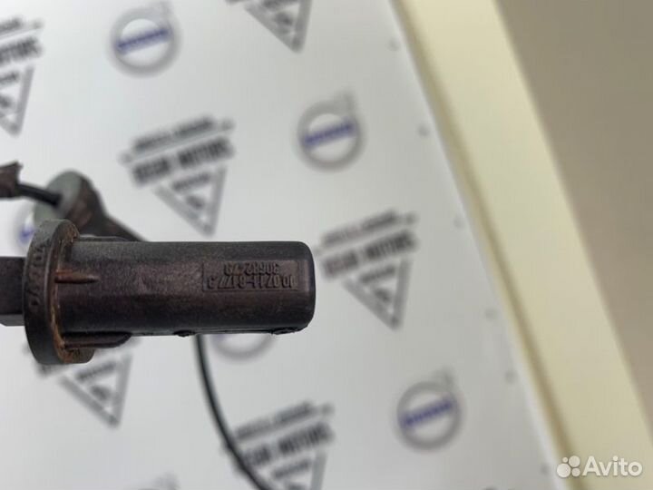 Датчик ABS передний левый оригинал Volvo XC90 03