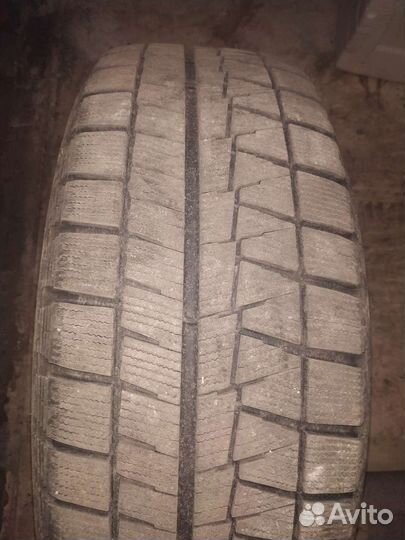 Bridgestone Blizzak Revo GZ 215/60 R16