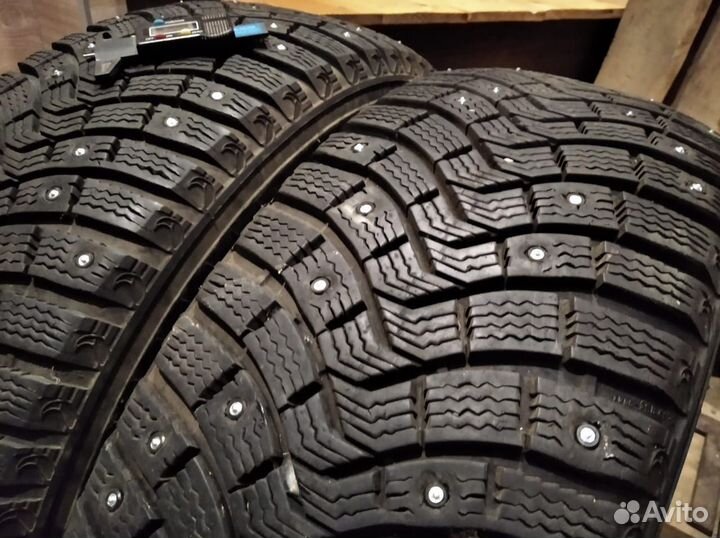 Michelin X-Ice North 235/60 R18