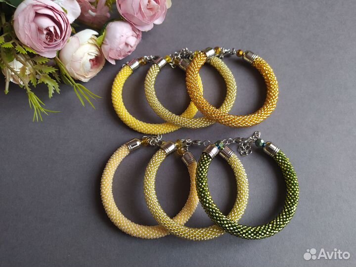 Браслет из чешского бисера