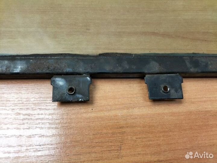 Стекло двери заднее правое Газ Волга 3110