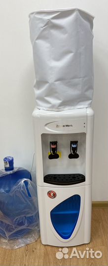 Кулер для воды напольный