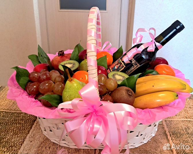 Фруктовые корзины и конверты