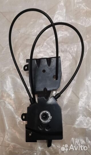 Audi Q8 ручка открывания капота трос замка капота