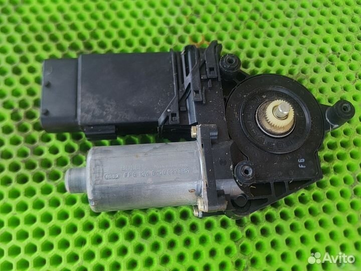 Моторчик эсп перед левый Пассат б5 плюс