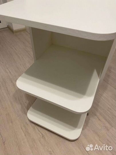 Этажерка для косметологов