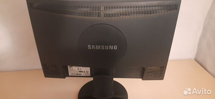 Монитор samsung и клавиатура logitech