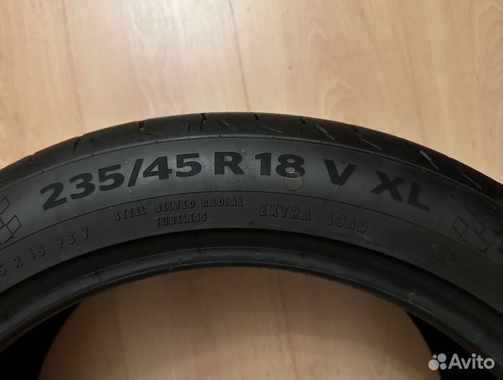 Continental MaxContact MC6 235/45 R18 98V