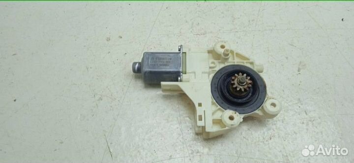 Мотор стеклоподъемника передний правый Ford Focus