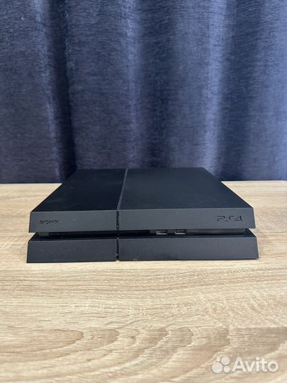 Игровая приставка ps4 pro