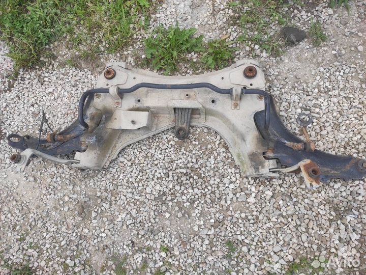 Подрамник передний Renault Megane 2