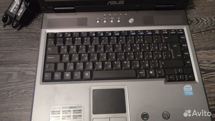 Ноутбук asus