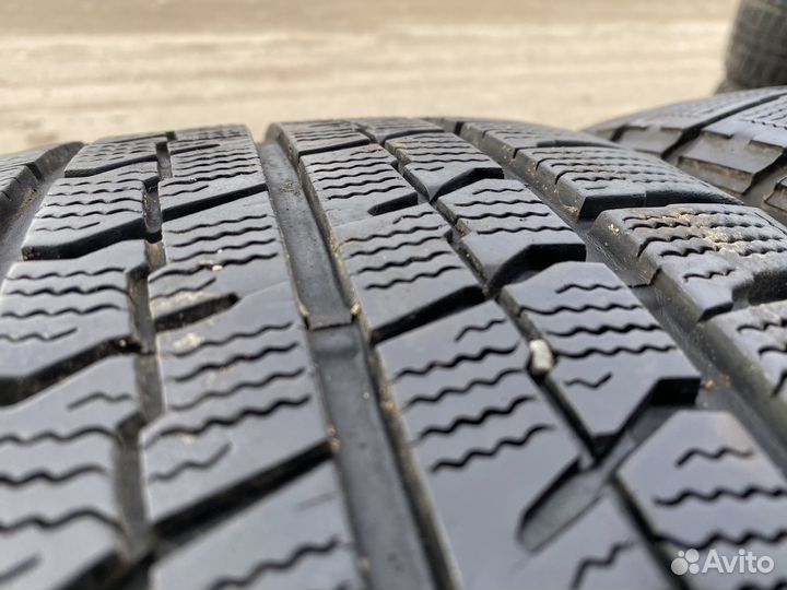 Goodyear Ice Navi Zea II 215/55 R17