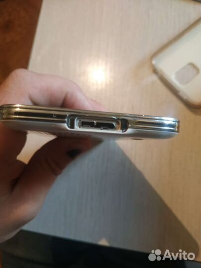 Телефон Samsung