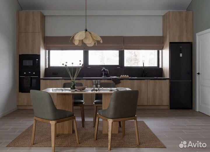 Круглый стол с реечным подстольем