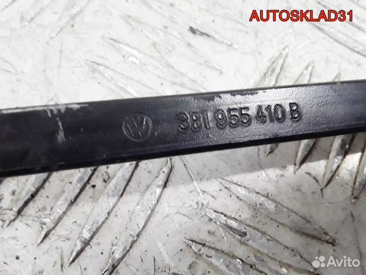 Поводок стеклоочистителя правый VW Passat B5+