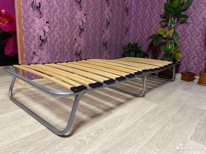 Раскладушка с матрасом