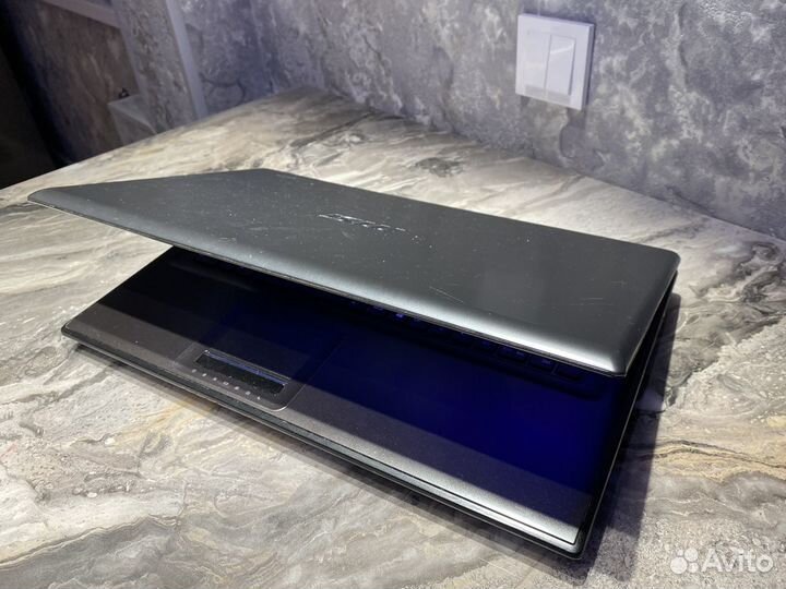 MSI CX70 Core i5 4210m/ram 6gb/GT 740/SSD 240gb/17