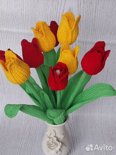 Букет вязаных тюльпанов