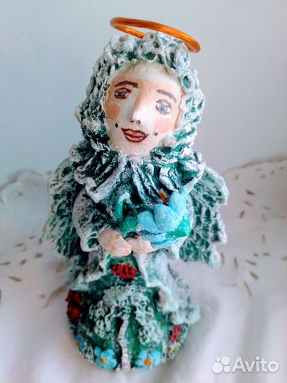 Фигурка Ангел весны с подснежником