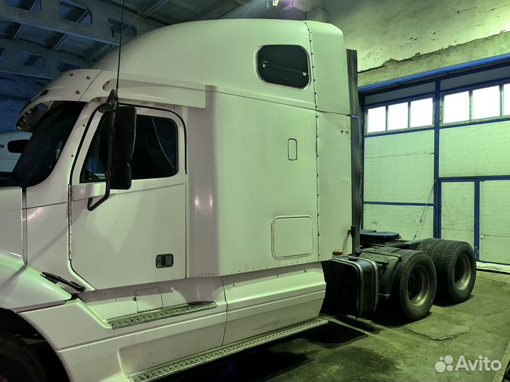 Freightliner Columbia, 2002