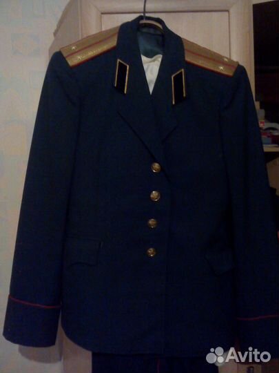 Продаю парадную офицерскую форму