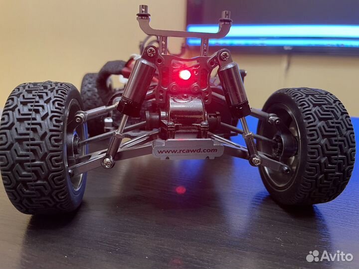 Радиоуправляемая модель RC Wltoys 1/18