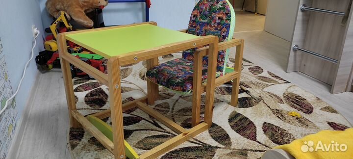 Детский стульчик для кормления