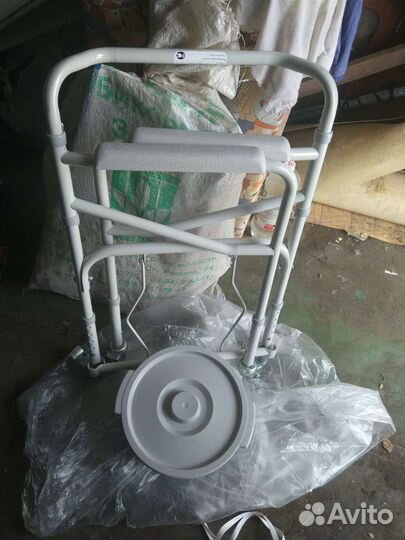 Кресло-коляска с санитарным оснащением армед