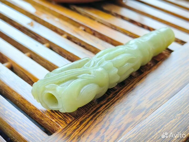 Нефритовый амулет для ношения. Китайский нефрит