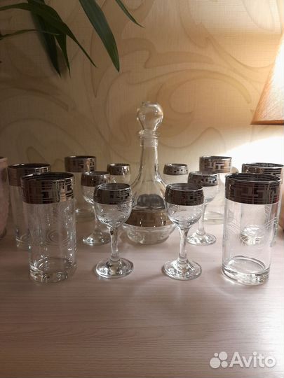 Графин с рюмками и стаканы Гусь-Хрустального з-да