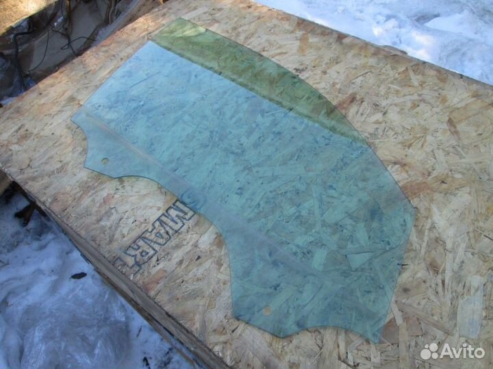 Фольксваген Тигуан 2 Стекло двери передней правой