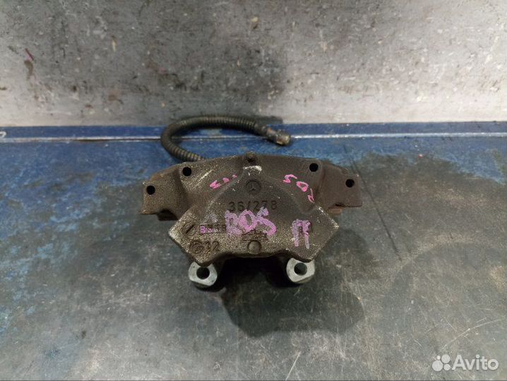 Суппорт задний правый Chrysler Crossfire