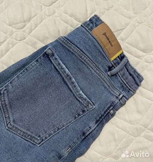 Джинсы stradivarius