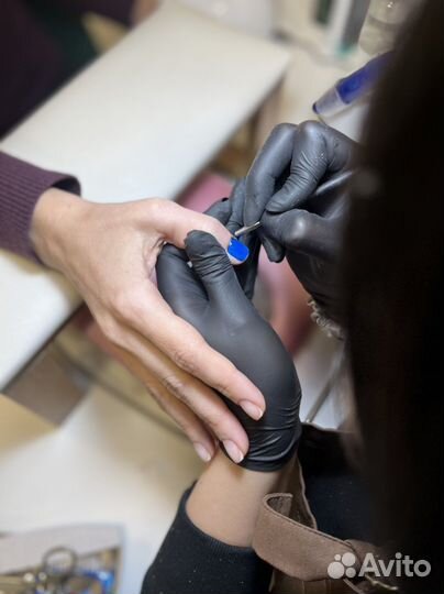 Маникюр с покрытием гель-лаком