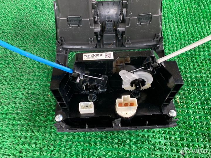 Блок управления климат-контролем Subaru Forester