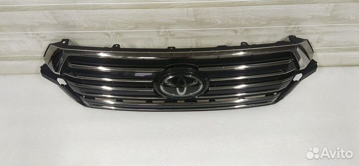 Решетка радиатора Land Cruiser 200 Excalibur Ориги