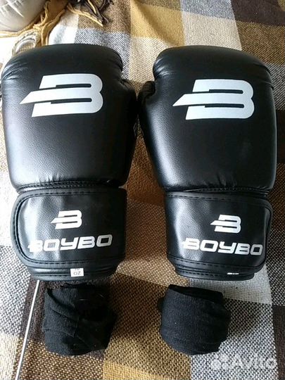 Боксерские перчатки 10 oz унций + бинты
