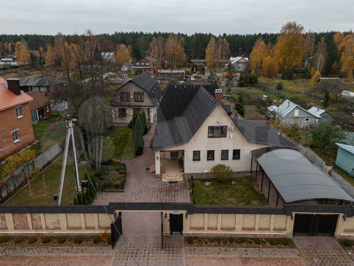 Коттедж 220 м² на участке 45 сот.