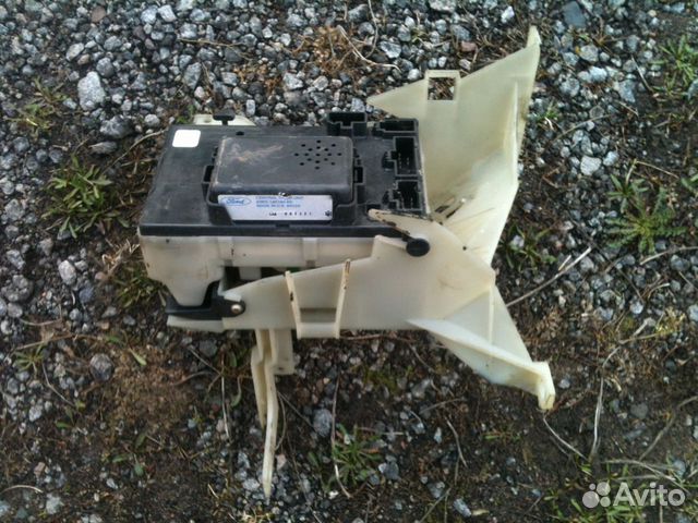 Форд Мондео 2 1998г. 2л. Блок предохранителей