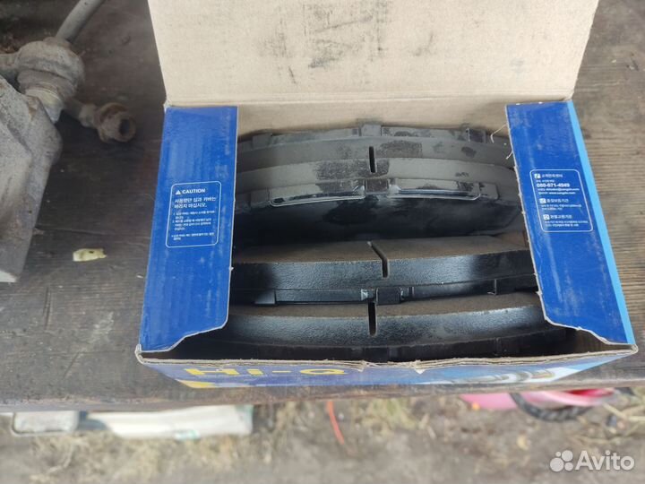 Тормозной суппорт передний Infiniti QX56