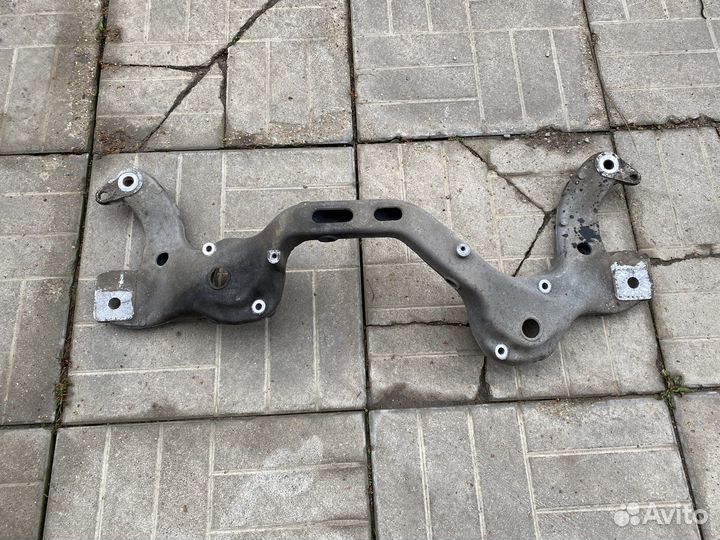 Балка двигателя Porsche Cayenne 958 4.8