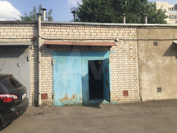 Гараж, > 30 м²