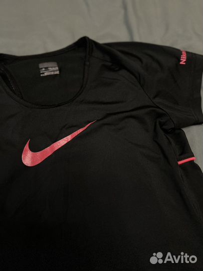 Футболка женская Nike