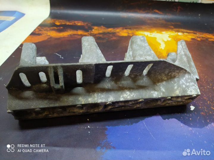 Кронштейн впускного коллектора Renault Scenic