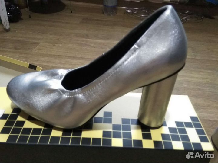 Туфли серебряные