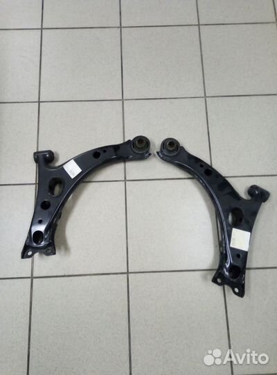 Рычаг подвески поперечный toyota carina J4902003