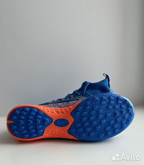 Новые футбольные сороконожки Nike