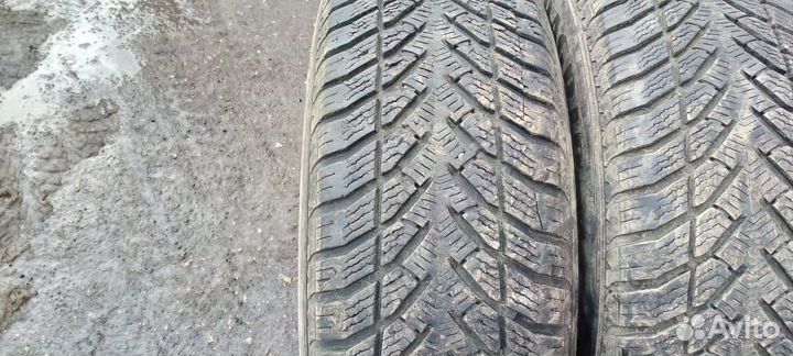 Goodyear UltraGrip 235/65 R17