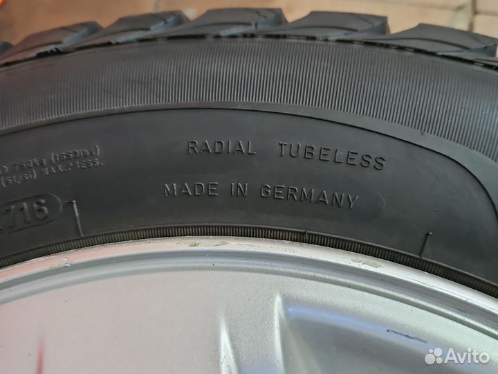 Sava Eskimo Stud 215/65 R16 98